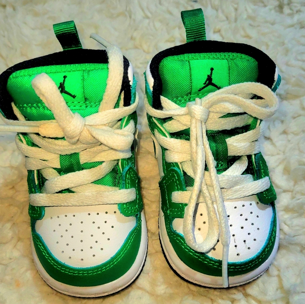 Toddler Jordan ones Green and white